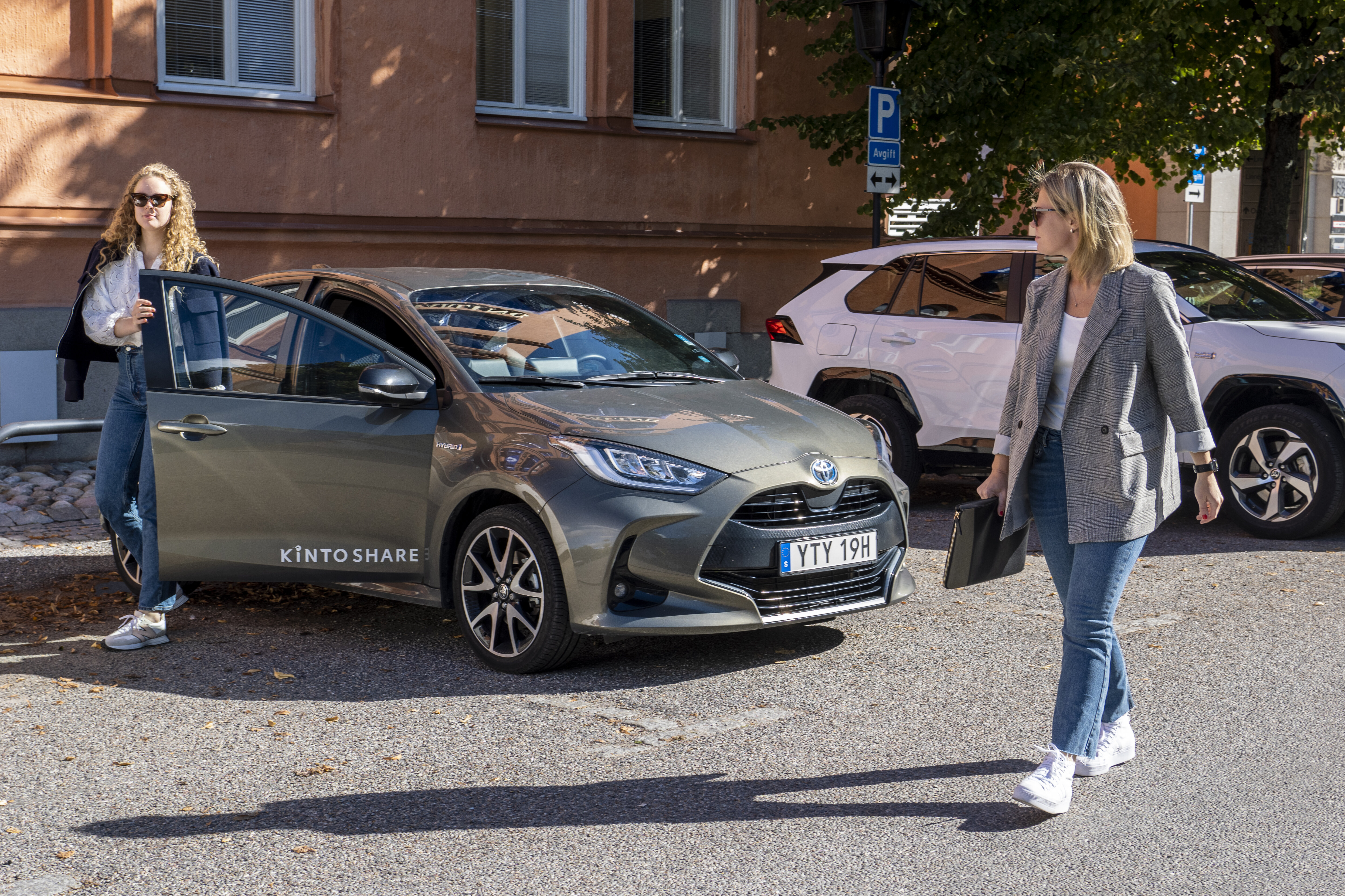 Hyr bil via bilpool i Järfälla
